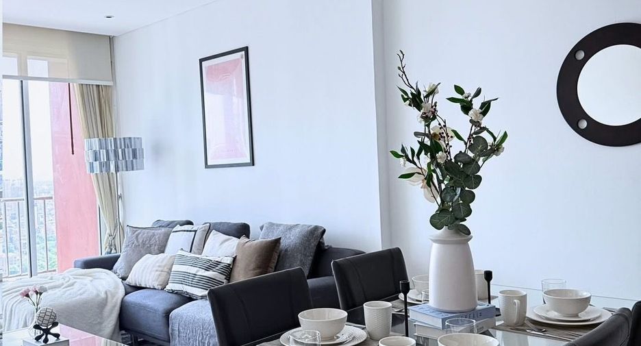 For sale 2 bedrooms condo in Khlong Toei, Bangkok