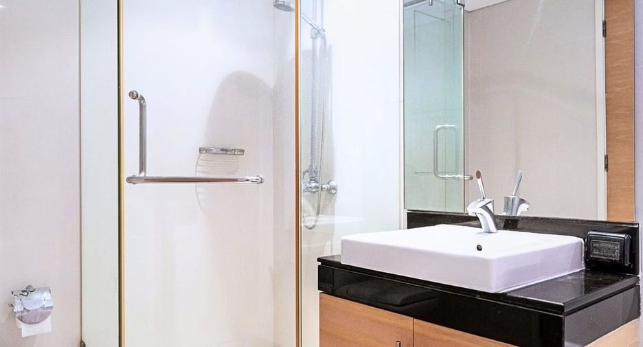For sale 2 bedrooms condo in Khlong Toei, Bangkok