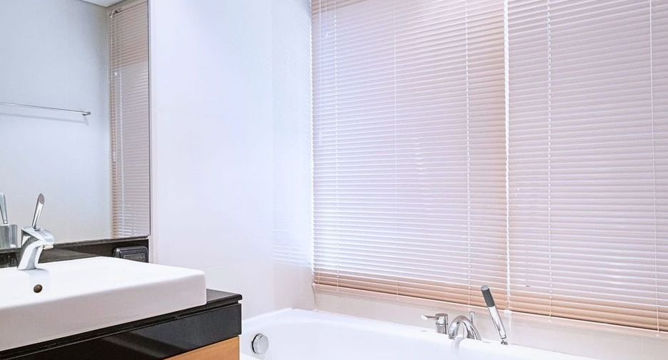 For sale 2 bedrooms condo in Khlong Toei, Bangkok