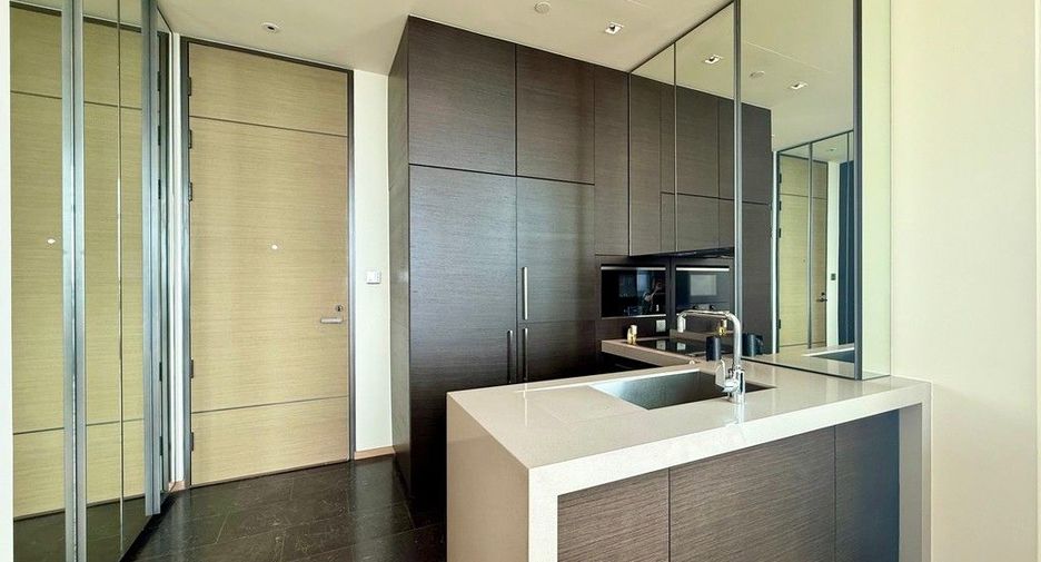 À vendre 2 chambres condo à Pathum Wan, Bangkok