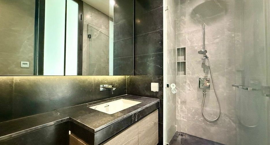 À vendre 2 chambres condo à Pathum Wan, Bangkok