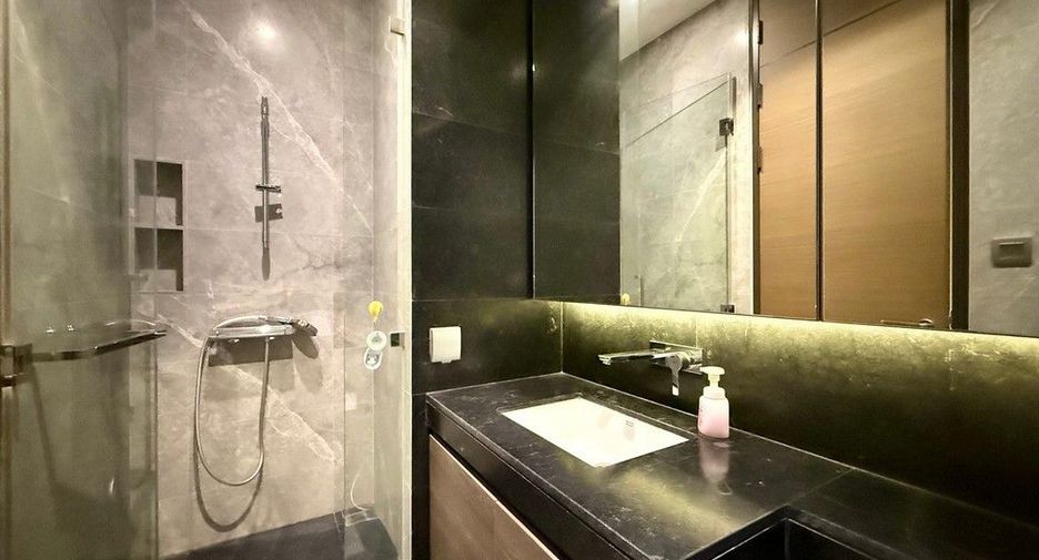 À vendre 2 chambres condo à Pathum Wan, Bangkok