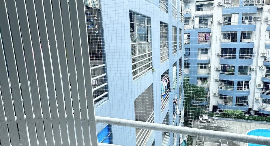 For sale studio condo in Wang Thonglang, Bangkok