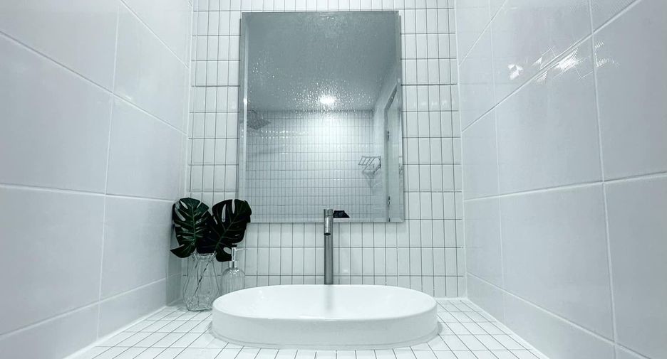 For sale studio condo in Wang Thonglang, Bangkok
