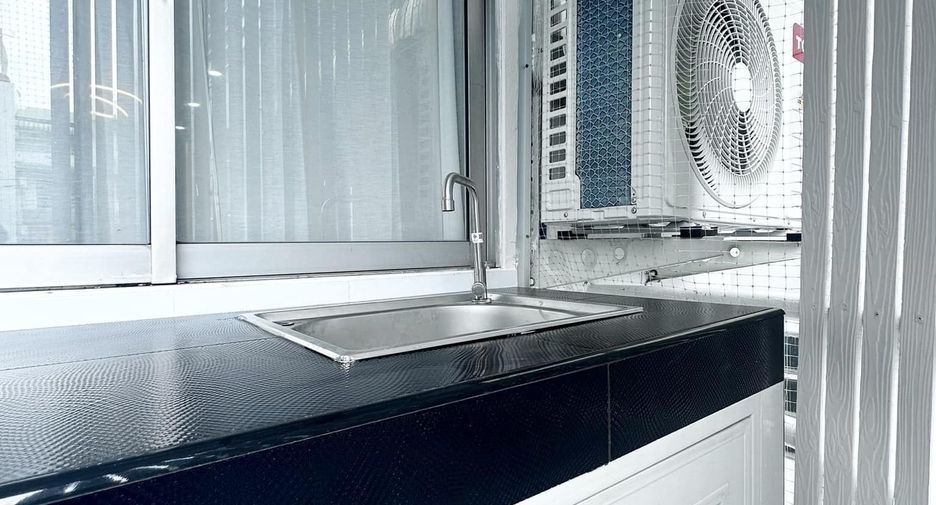 For sale studio condo in Wang Thonglang, Bangkok