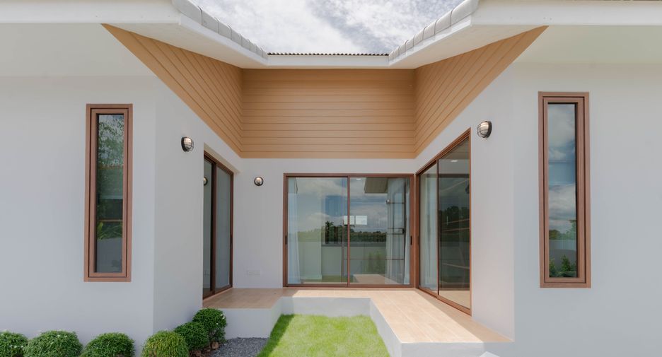 For sale 2 bedrooms house in Saraphi, Chiang Mai