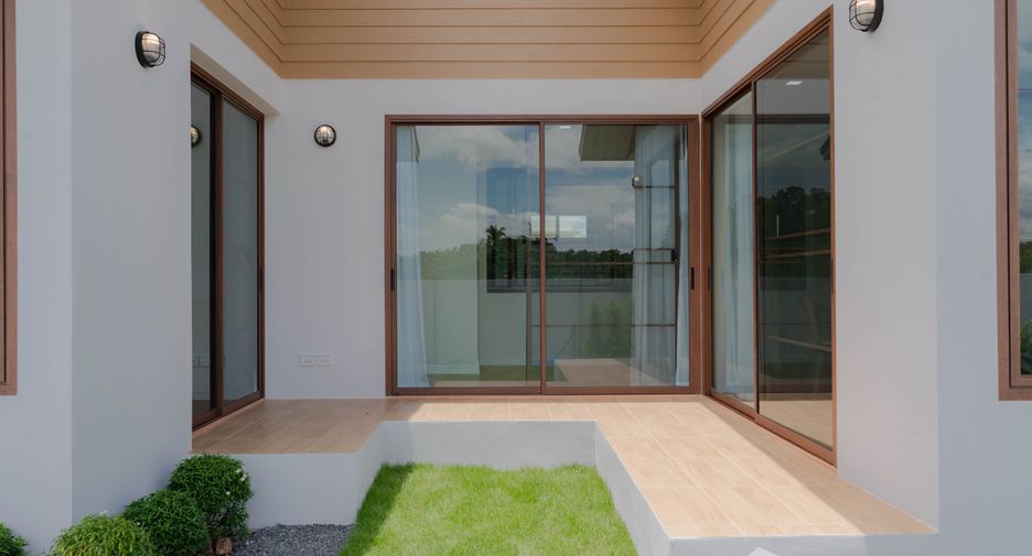 For sale 2 bedrooms house in Saraphi, Chiang Mai