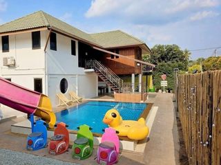 Villa en alquiler de 4 habitaciones en Bang Lamung, Chonburi