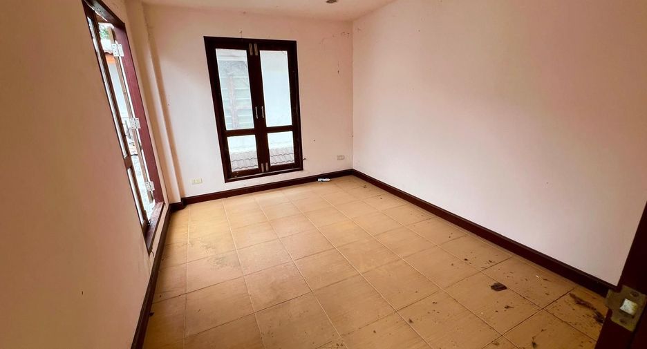 For sale 4 bedrooms house in Ko Samui, Surat Thani