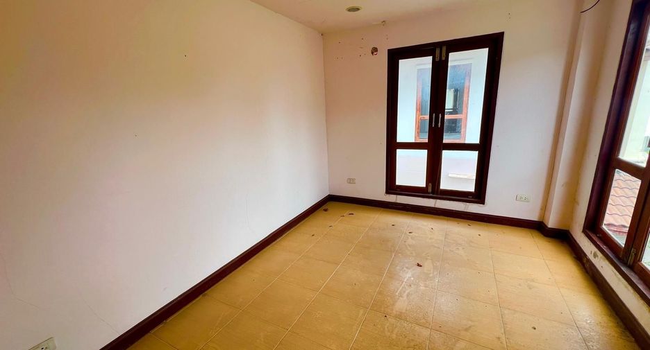 For sale 4 bedrooms house in Ko Samui, Surat Thani