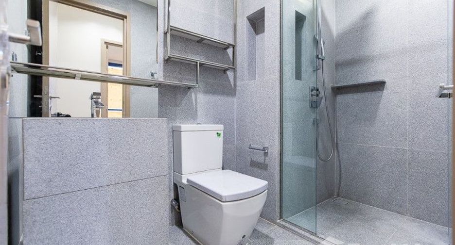 For sale 2 bedrooms condo in Pathum Wan, Bangkok