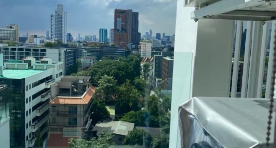 For sale 1 bed condo in Khlong Toei, Bangkok