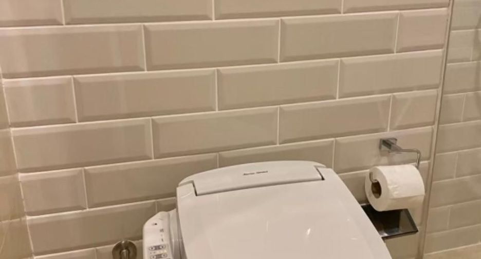 For sale 1 bed condo in Khlong Toei, Bangkok
