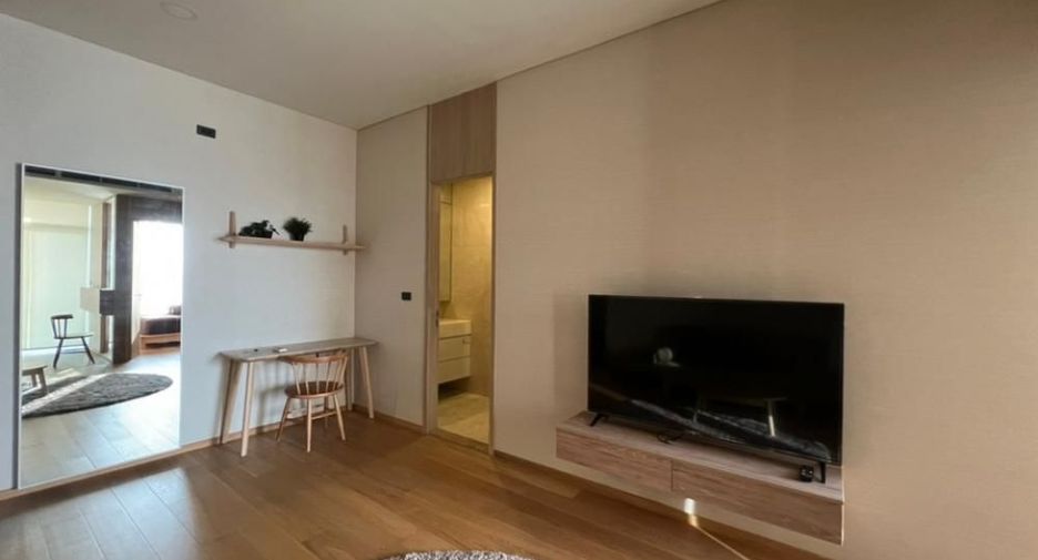 For sale 1 bed condo in Khlong Toei, Bangkok