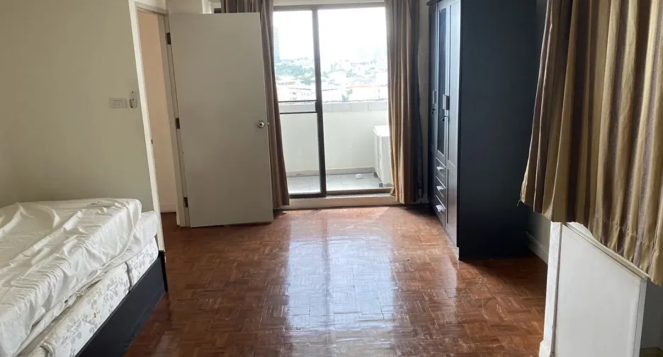 For sale and for rent 2 bedrooms condo in Phra Khanong, Bangkok