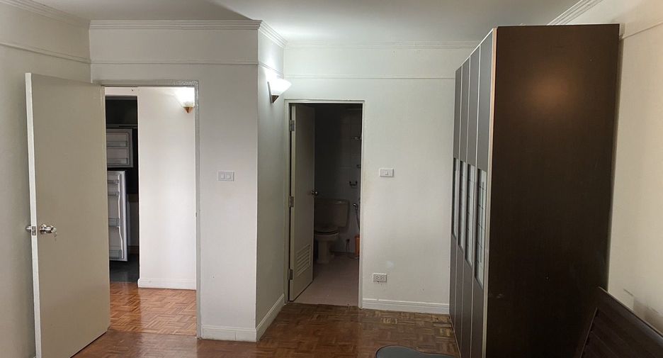 For sale and for rent 2 bedrooms condo in Phra Khanong, Bangkok