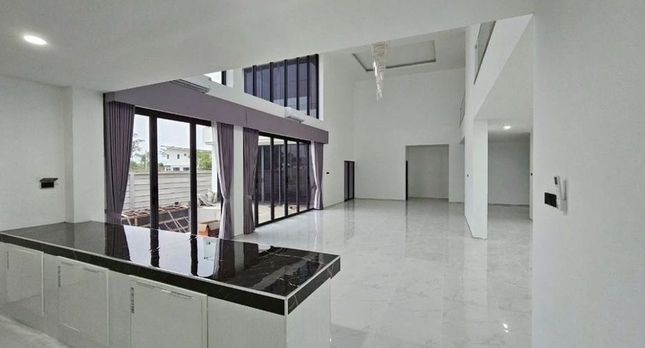For sale 5 bedrooms villa in Doi Saket, Chiang Mai