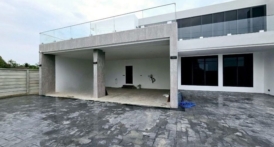 For sale 5 bedrooms villa in Doi Saket, Chiang Mai