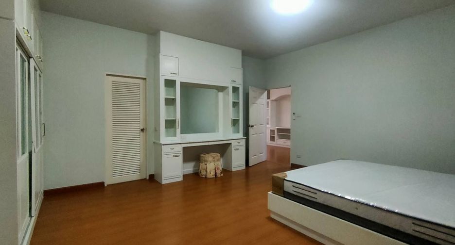 For rent 4 ベッドルーム house in Saraphi, Chiang Mai