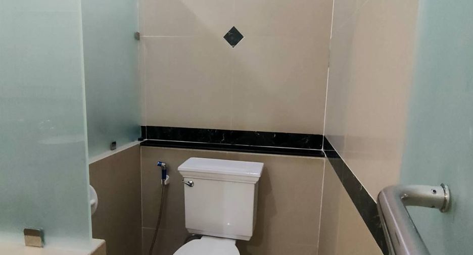 For rent 4 ベッドルーム house in Saraphi, Chiang Mai
