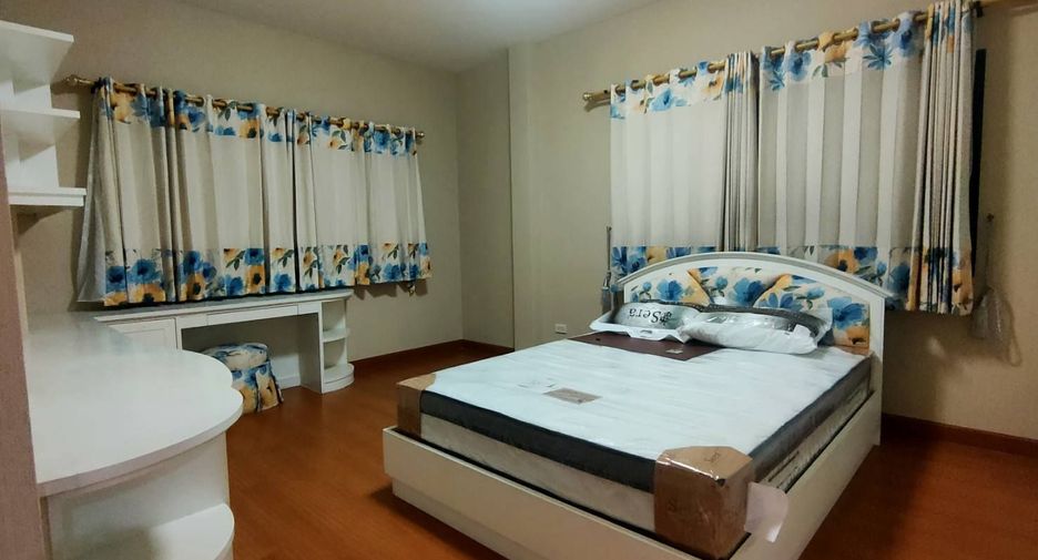 For rent 4 ベッドルーム house in Saraphi, Chiang Mai