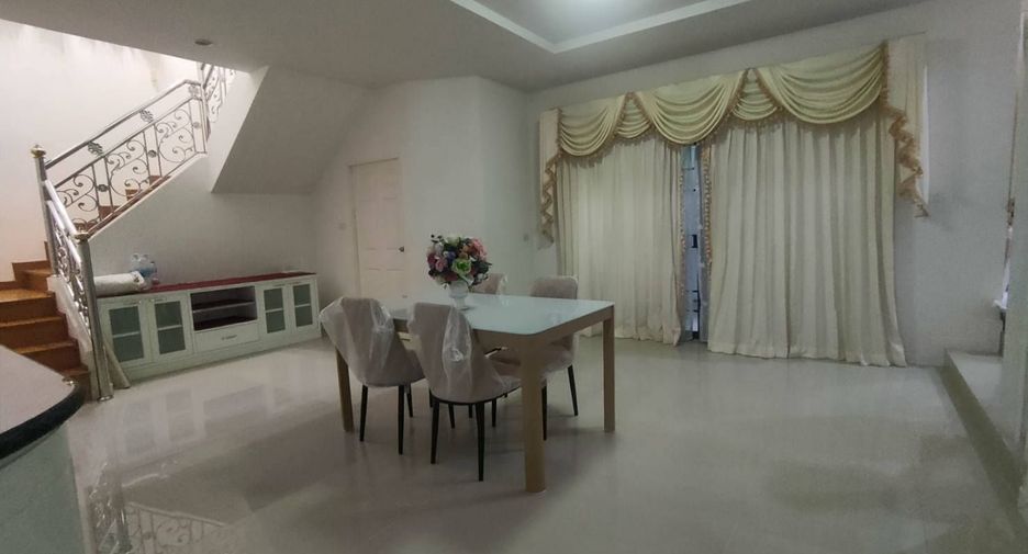 For rent 4 ベッドルーム house in Saraphi, Chiang Mai