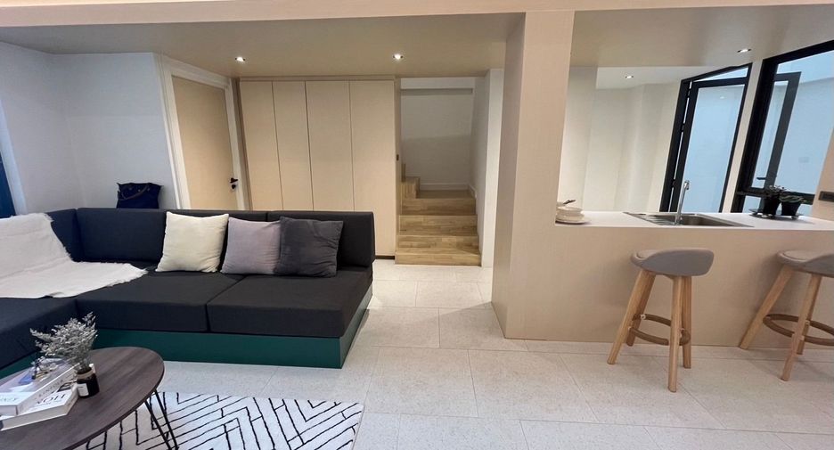 For sale and for rent 2 bedrooms townhouse in Watthana, Bangkok