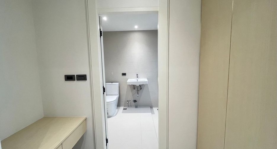 For sale and for rent 2 bedrooms townhouse in Watthana, Bangkok