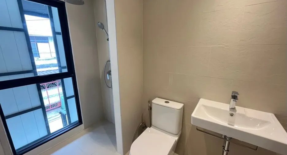 For sale and for rent 2 bedrooms townhouse in Watthana, Bangkok