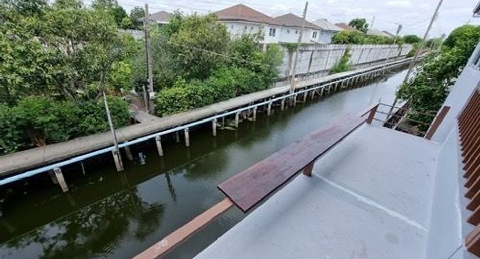 For sale 7 bedrooms house in Prawet, Bangkok