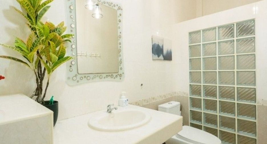 For rent 4 bedrooms villa in Hua Hin, Prachuap Khiri Khan