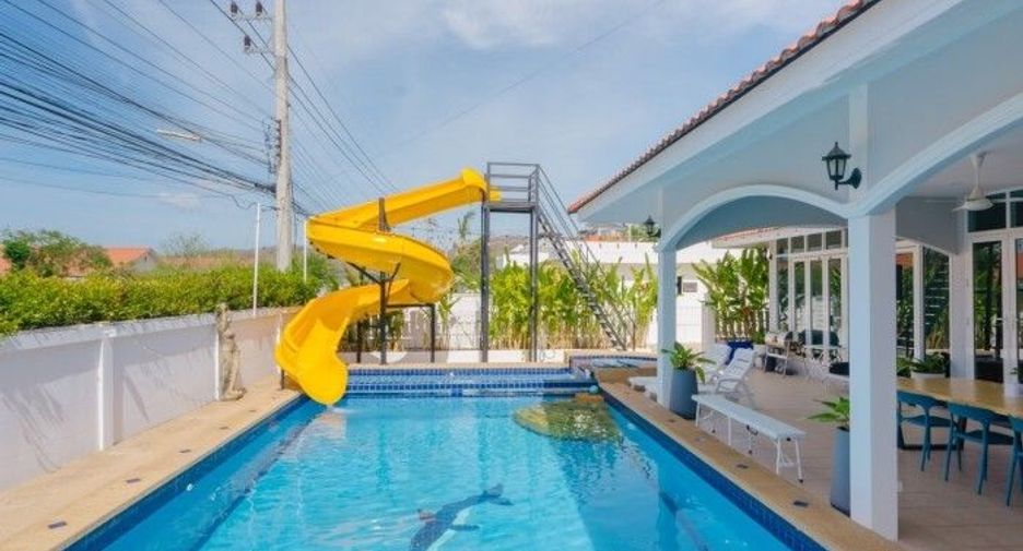 For rent 4 bedrooms villa in Hua Hin, Prachuap Khiri Khan