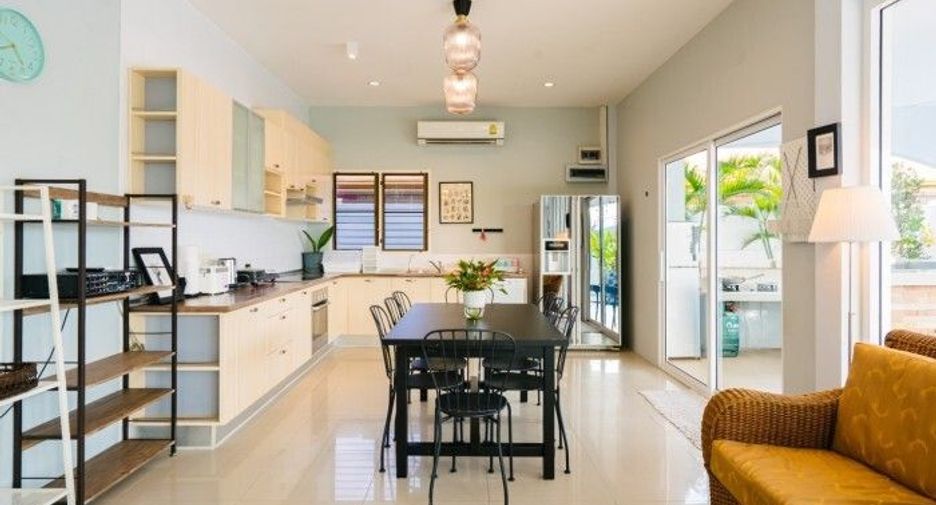 For rent 4 bedrooms villa in Hua Hin, Prachuap Khiri Khan