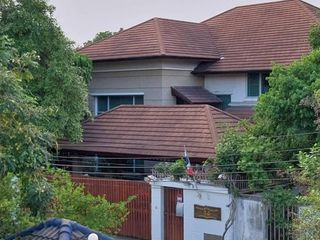 For sale 4 bedrooms house in Saphan Sung, Bangkok