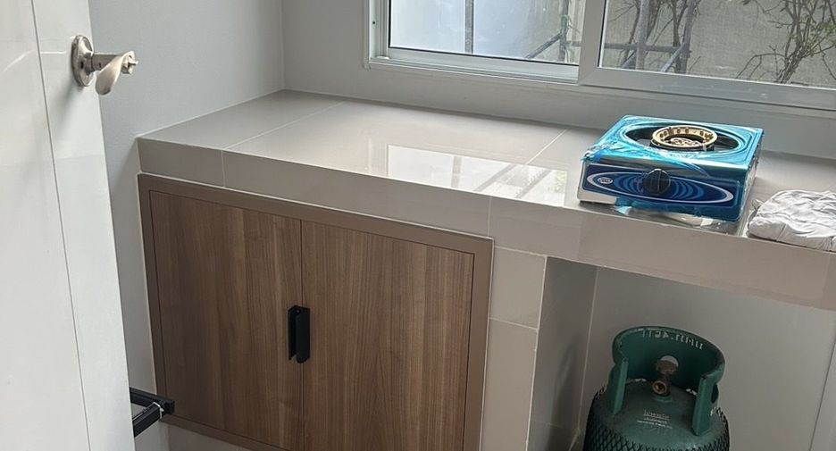 For rent 3 bedrooms townhouse in Hang Dong, Chiang Mai