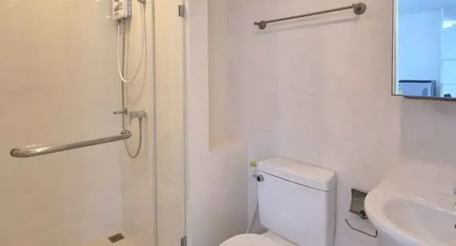 Condo en alquiler de 1 habitaciones en Bang Na, Bangkok