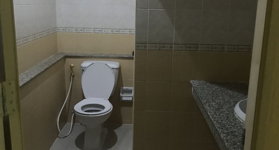 For sale 4 bedrooms house in Don Mueang, Bangkok