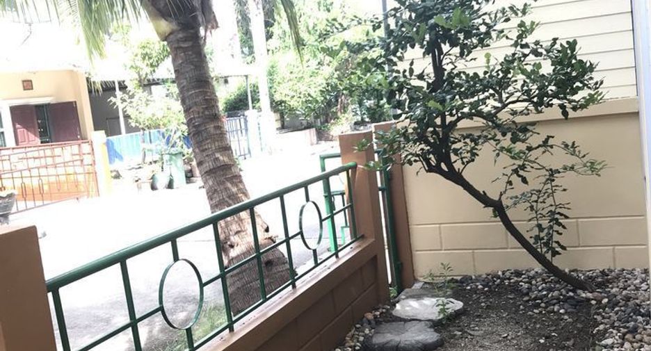 For sale 4 bedrooms house in Don Mueang, Bangkok