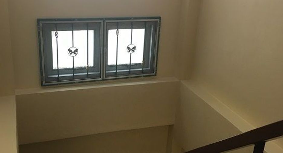 For sale 4 bedrooms house in Don Mueang, Bangkok
