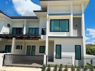 For sale 3 bedrooms townhouse in Hang Dong, Chiang Mai