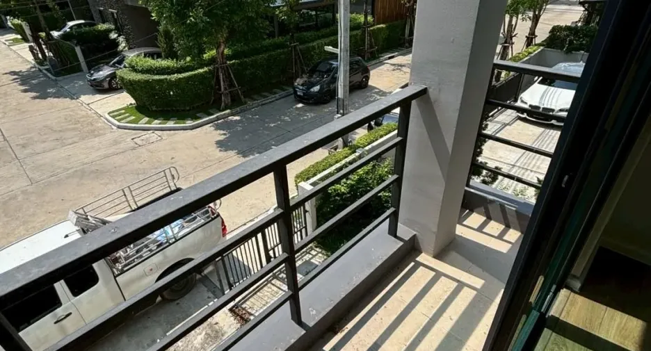 For sale 4 bedrooms house in Thung Khru, Bangkok