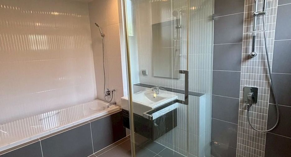 For sale 4 bedrooms house in Thung Khru, Bangkok