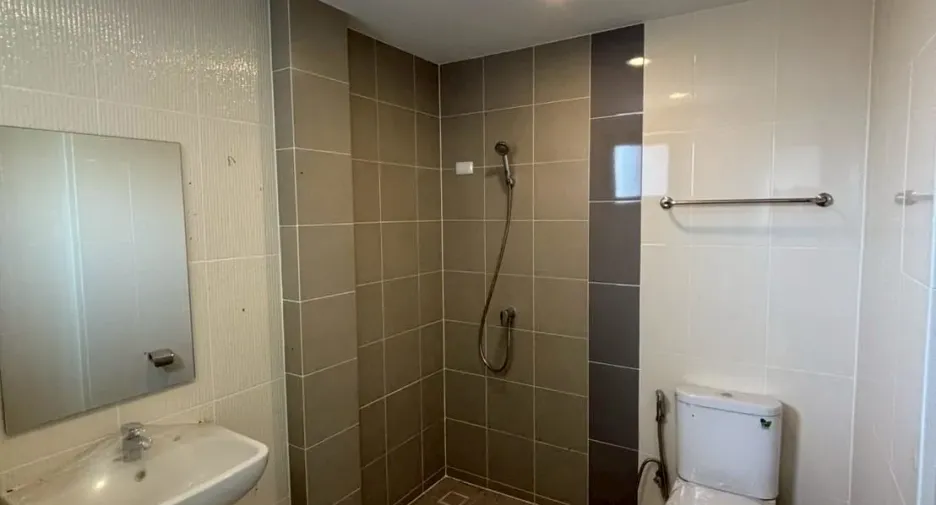 For sale 4 bedrooms house in Thung Khru, Bangkok