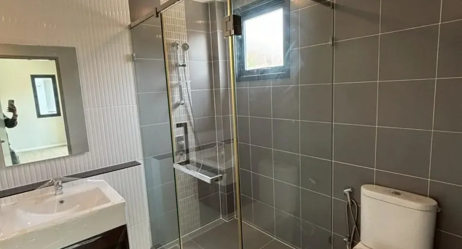 For sale 4 bedrooms house in Thung Khru, Bangkok