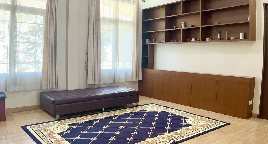 For sale 5 bedrooms house in Mueang Chiang Mai, Chiang Mai