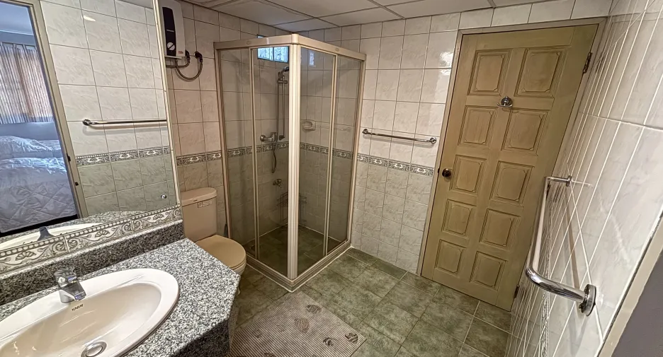 For sale and for rent 4 bedrooms condo in Cha Am, Phetchaburi