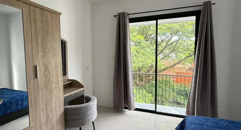 For rent 4 bedrooms townhouse in Ko Samui, Surat Thani