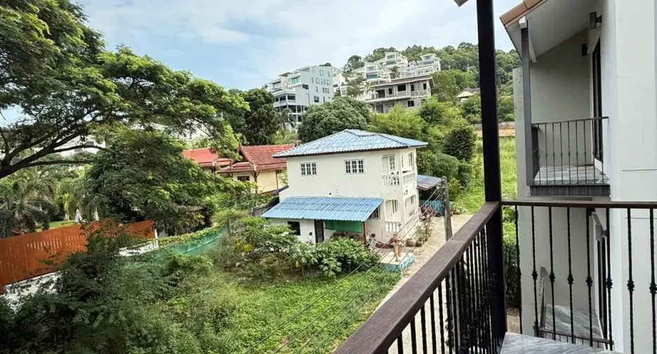 For rent 4 bedrooms townhouse in Ko Samui, Surat Thani