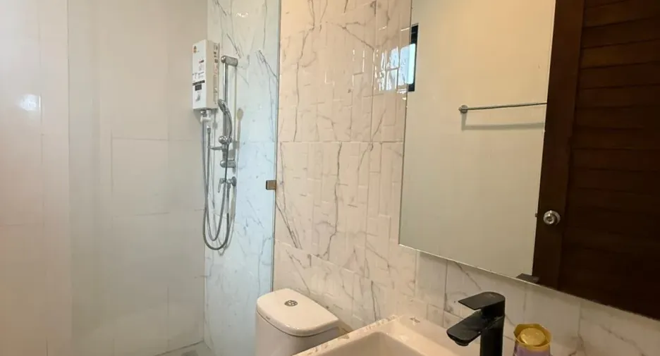 For rent 4 bedrooms townhouse in Ko Samui, Surat Thani