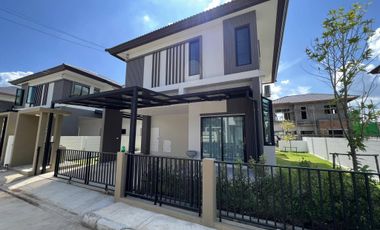 For rent 4 bedrooms house in San Kamphaeng, Chiang Mai